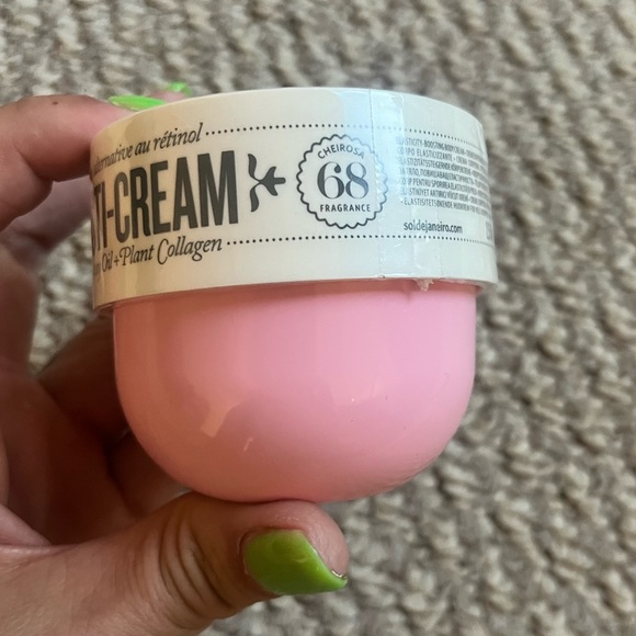 Sealed - Sol de Janeiro
Beija Flor Elasti-Cream with Collagen and Squalane - Picture 6 of 6